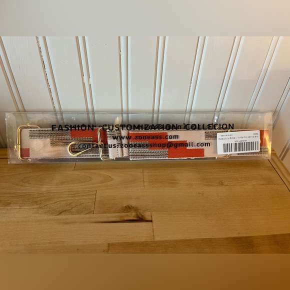 ZOOEASS Crossbody Strap - Picture 2 of 6